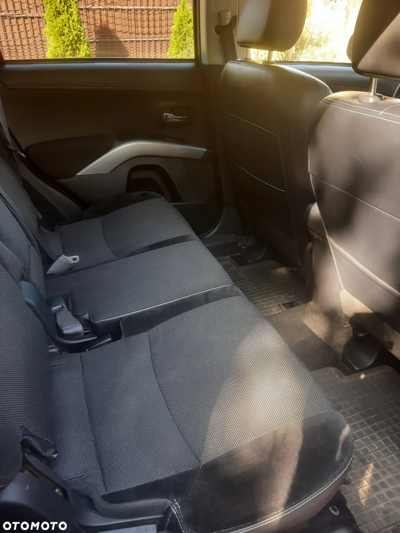 Mitsubishi Outlander - 25