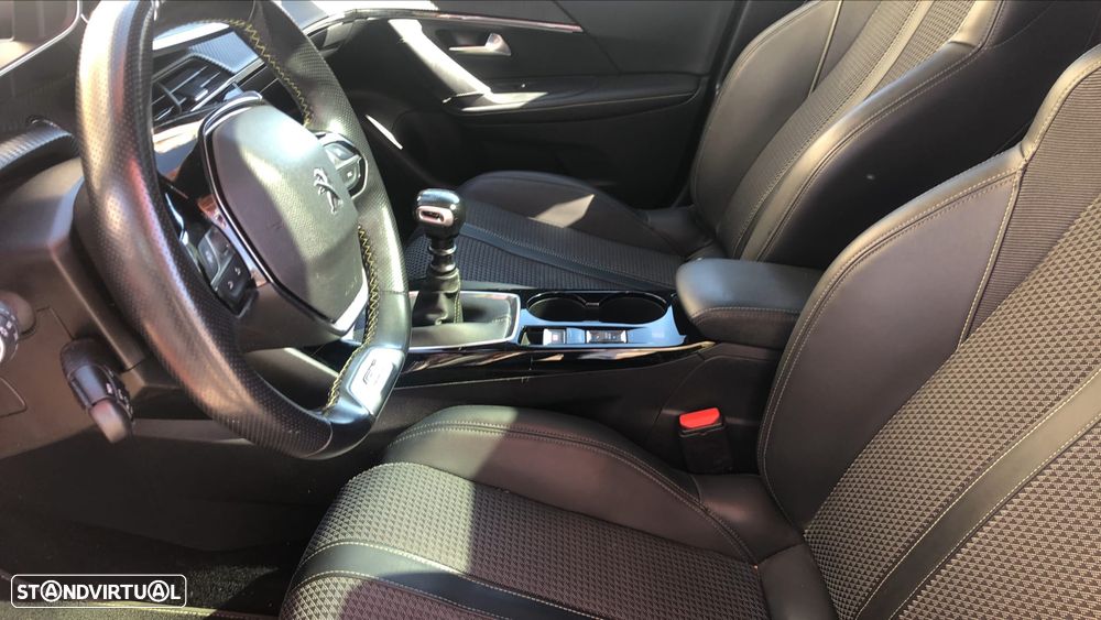 Peugeot 2008 - 21