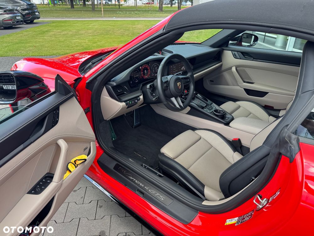 Porsche 911 Carrera T-Hybrid 4 GTS - 17