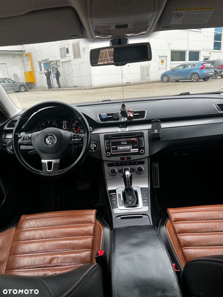 Volkswagen Passat 2.0 TDI 4Motion DSG BlueMotion Tech Highline - 9
