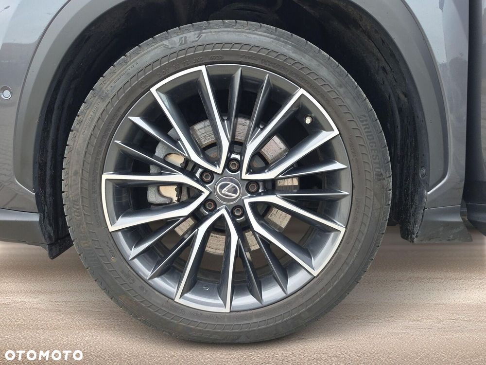 Lexus NX - 38