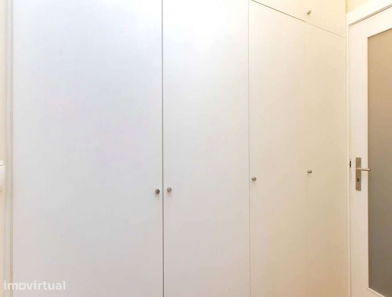 T1 com garagem, ar condicionado e cozinha separada Porto - Grande imagem: 5/10