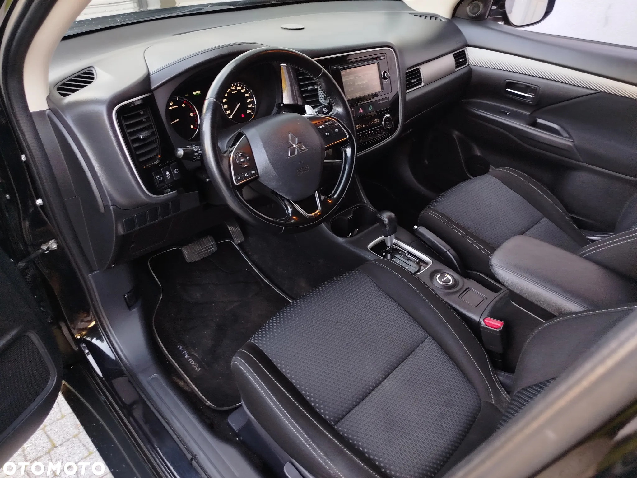 Mitsubishi Outlander 2.2 DI-D 4WD Automatik Diamant Edition - 8