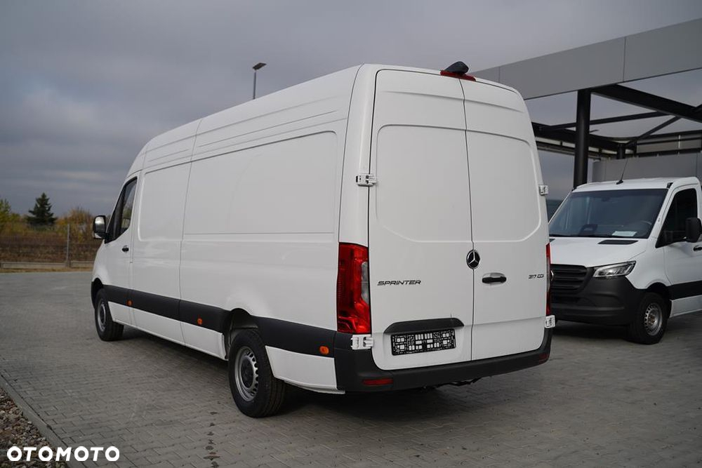 Mercedes-Benz Sprinter - 6