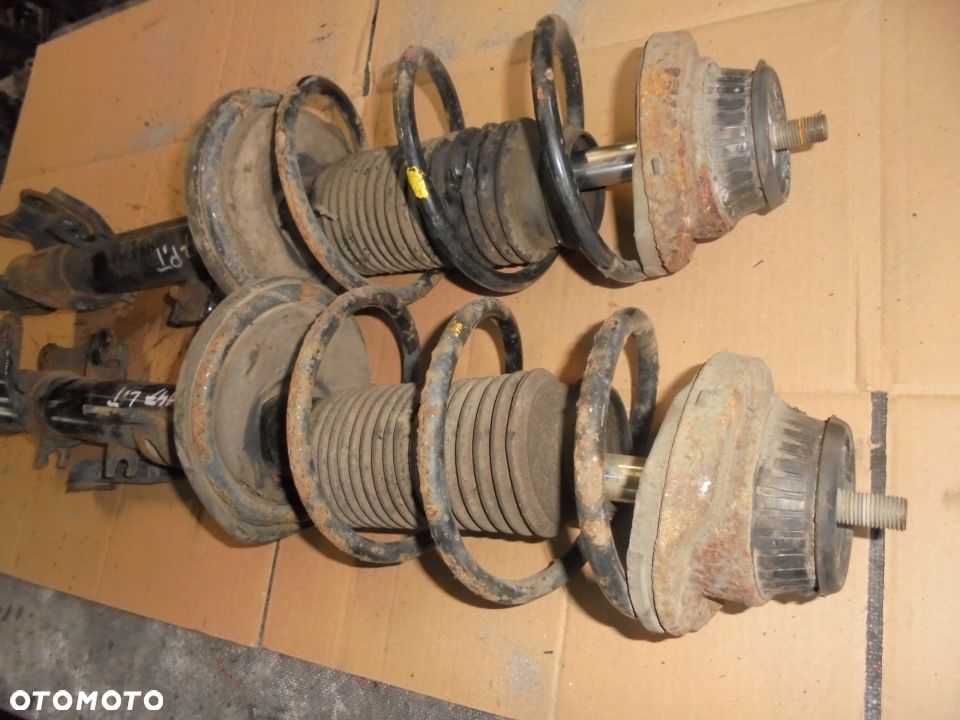 MCPERSON PRAWY LEWY TYL ALFA 147 - 3