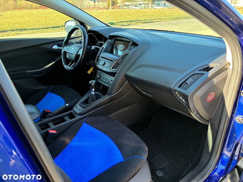 Ford Focus - 8
