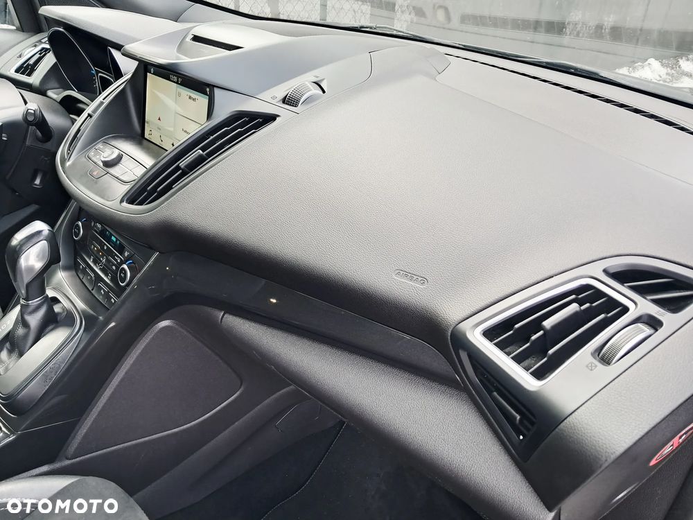 Ford Kuga 2.0 TDCi 4x4 ST-Line - 27