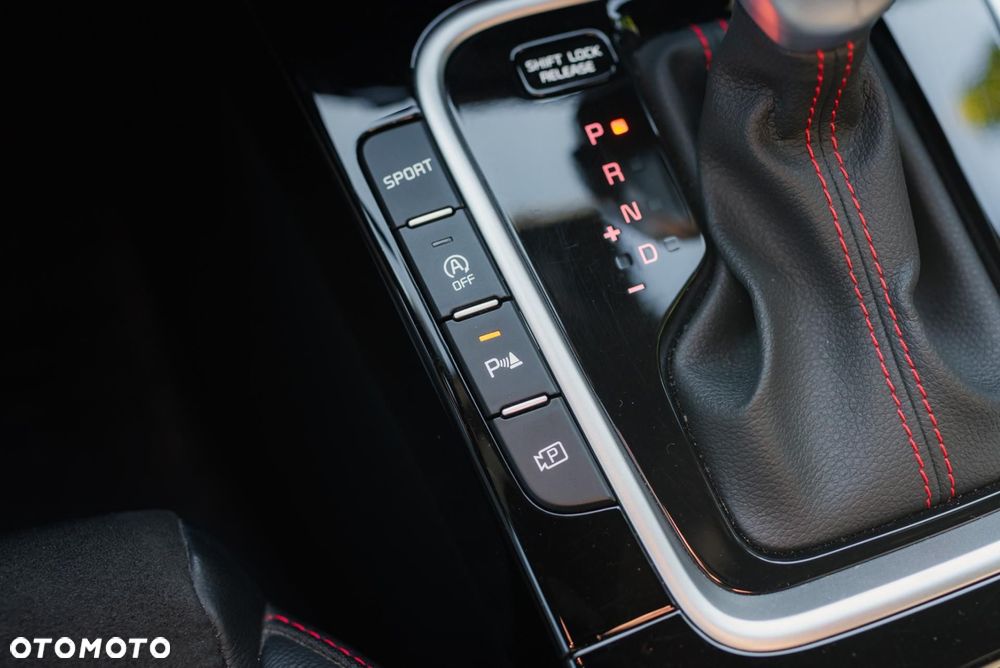 Kia ProCeed 1.6 T-GDI GT DCT - 27