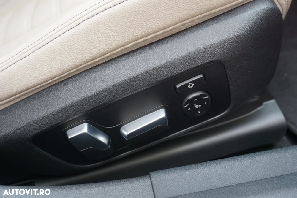 BMW Seria 3 318d Aut. Luxury Line - 15