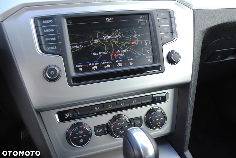 Volkswagen Passat - 12