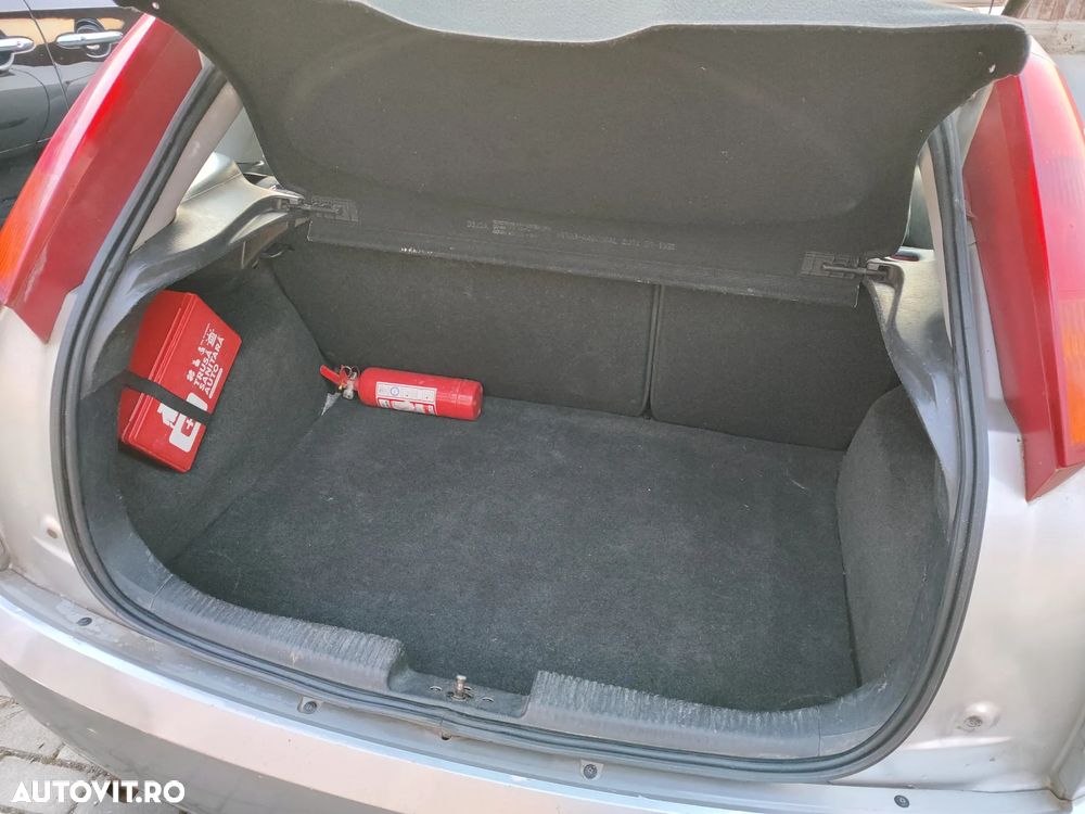 Ford Focus ver-1-6-16v-ambiente - 16