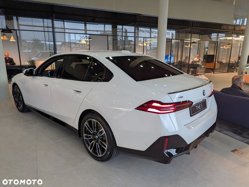 BMW Seria 5 520d xDrive mHEV M Sport - 5