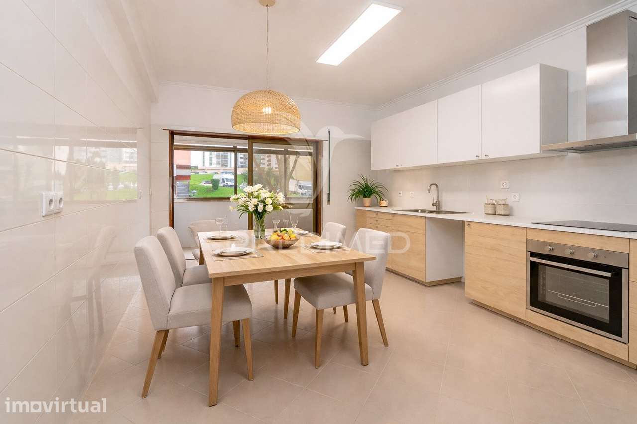 Apartamento T4 renovado, com box em Alfragide - Grande imagem: 3/34