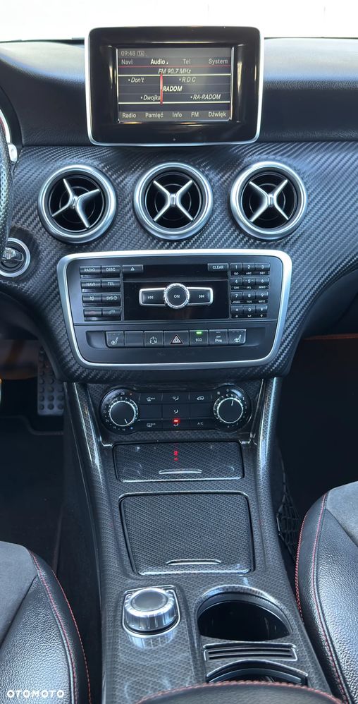 Mercedes-Benz Klasa A 250 4-Matic AMG Line - 32