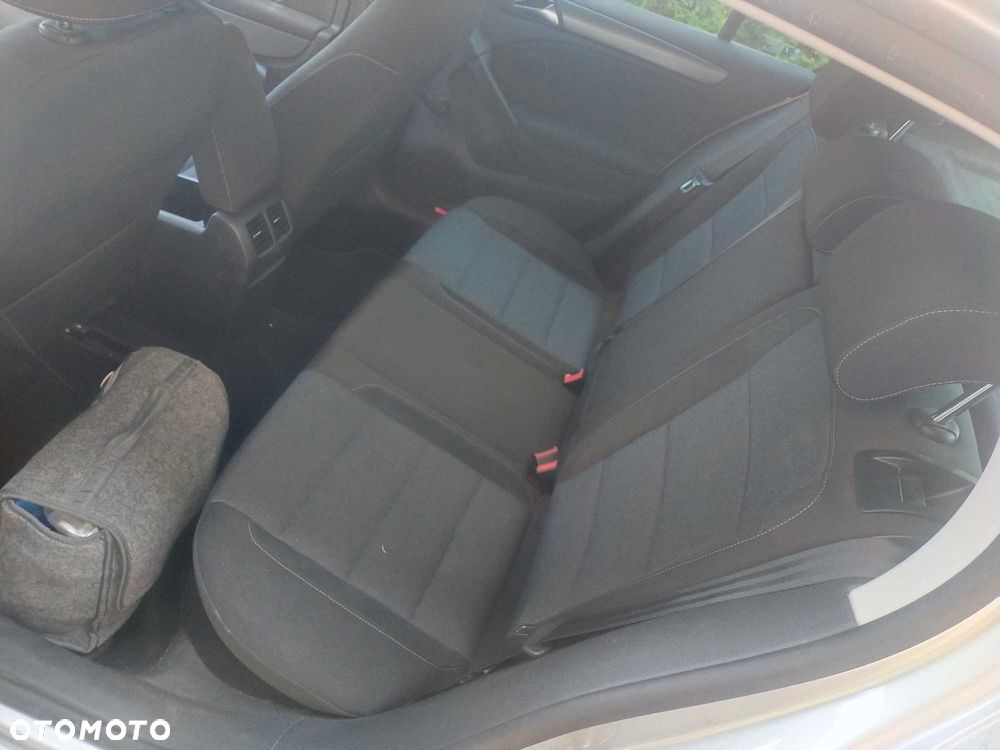 Volkswagen Golf - 3