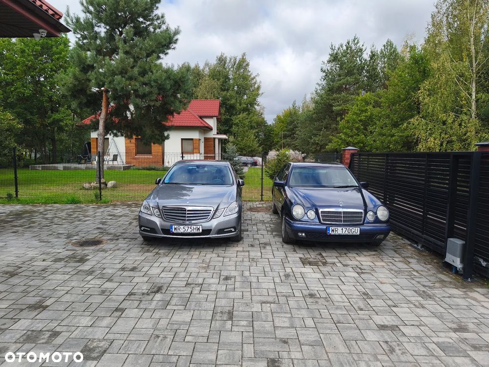 Mercedes-Benz Klasa E 200 CGI BlueEffICIENCY Elegance - 35
