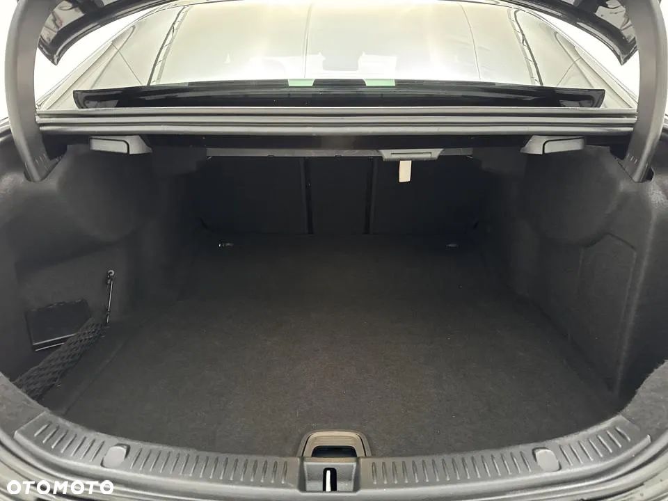 Mercedes-Benz Klasa E 220 d 4-Matic AMG - 23