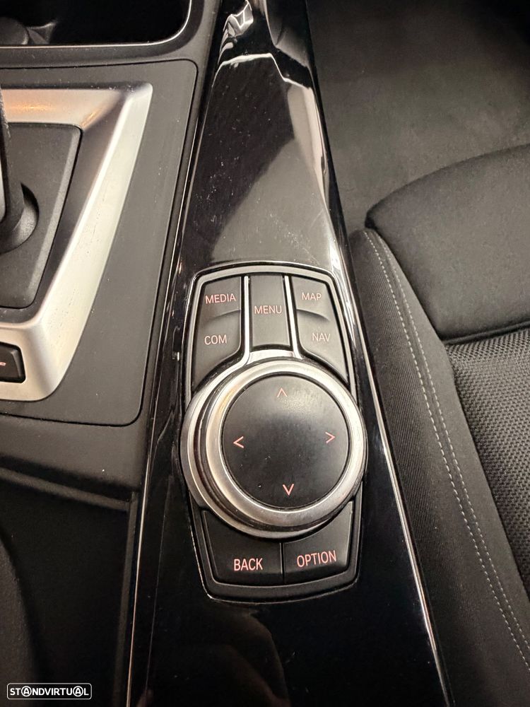 BMW 330 e iPerformance Line Luxury - 49