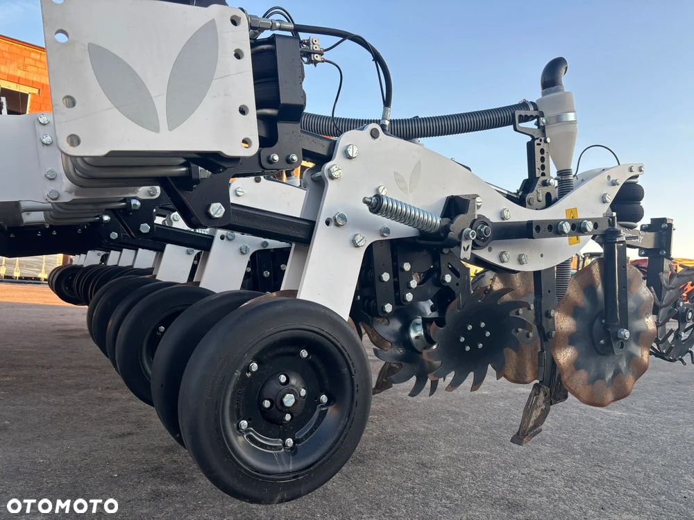 Agrisem Stripcat 10R75HD - 2