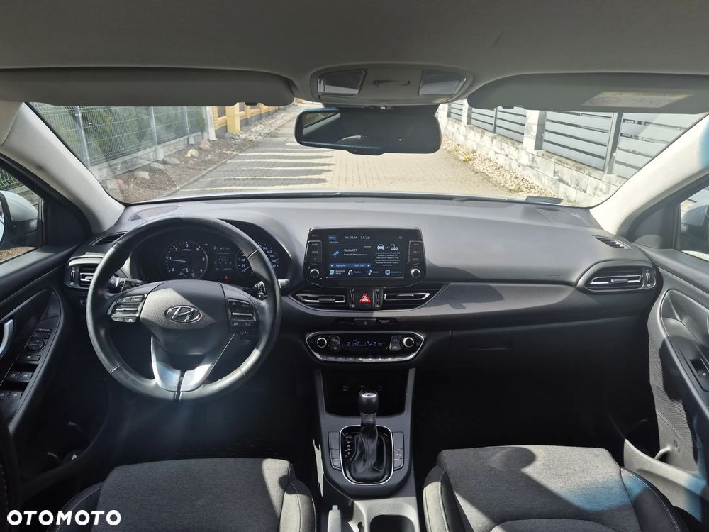 Hyundai i30 1.6 D Comfort DCT - 6