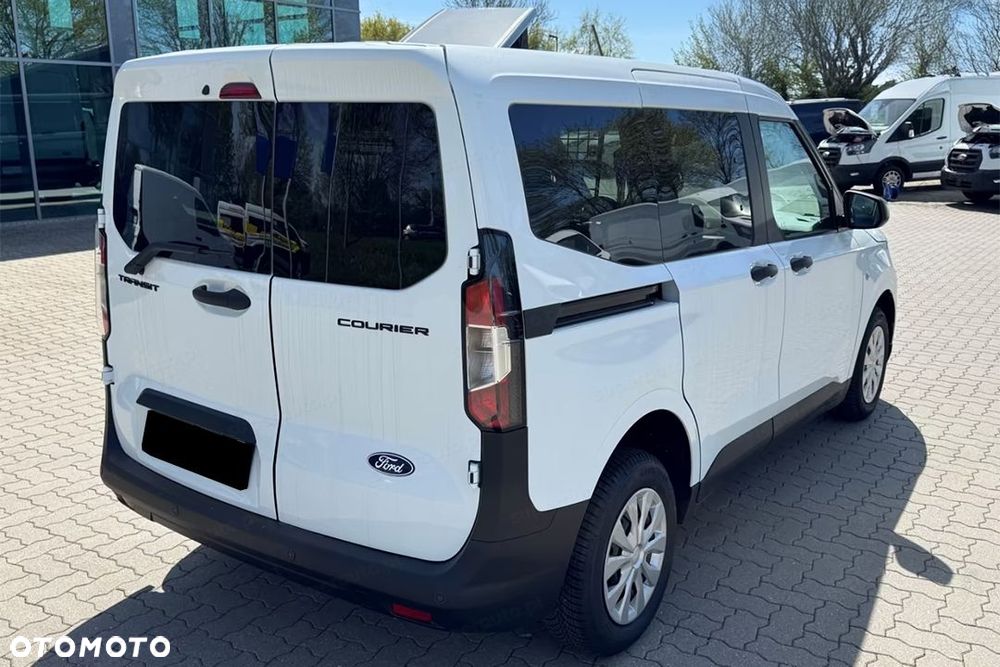 Ford Transit Courier - 5