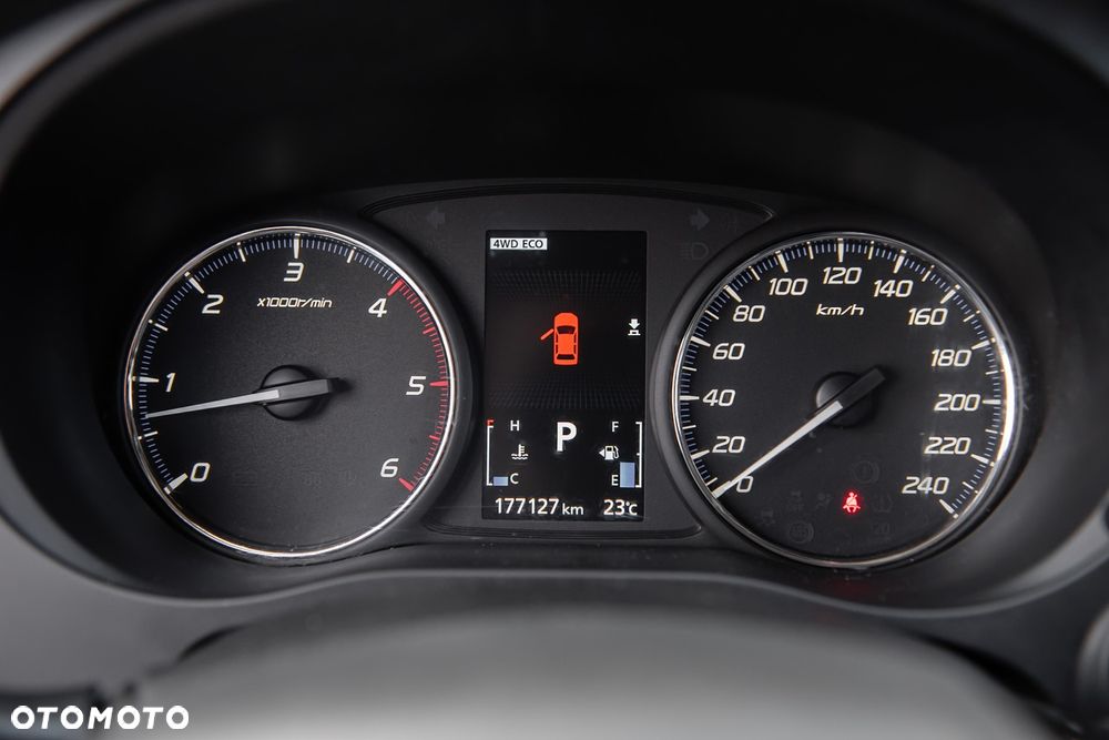 Mitsubishi Outlander 2.2 DID Intense + 4WD - 18