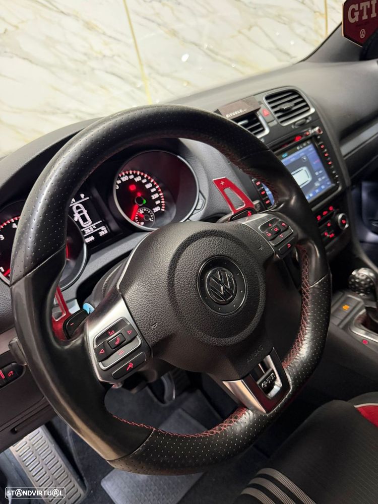VW Golf 2.0 TSi GTI DSG - 25