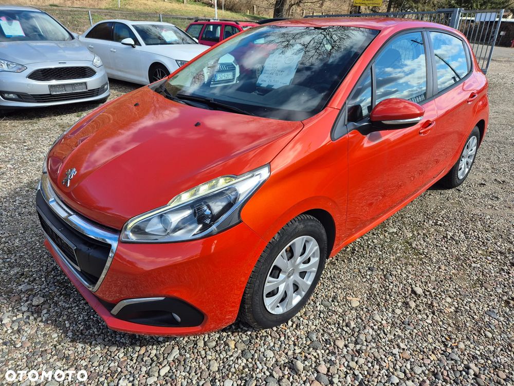 Peugeot 208 - 1