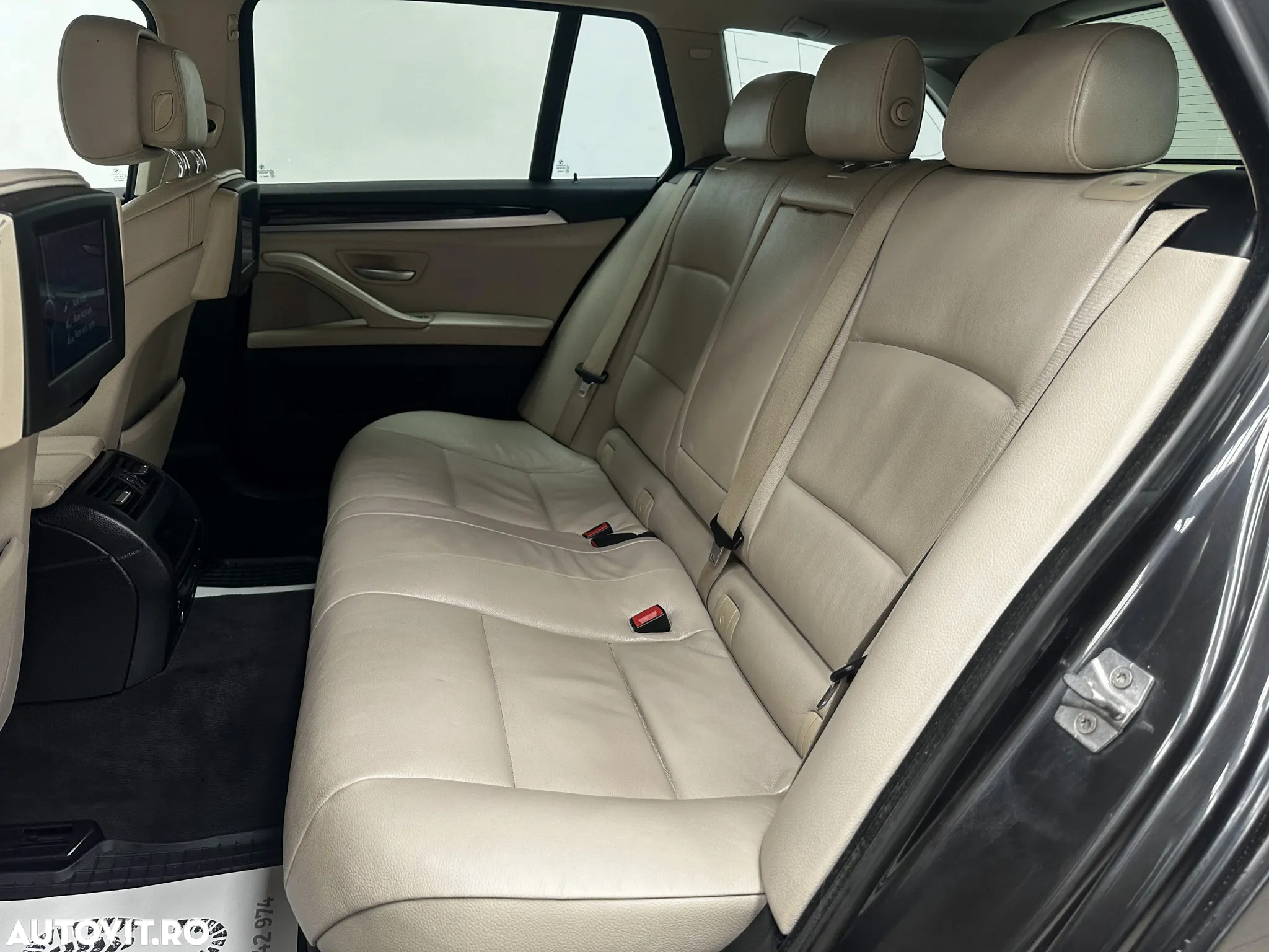 BMW Seria 5 520d Touring Aut. Luxury Line - 19