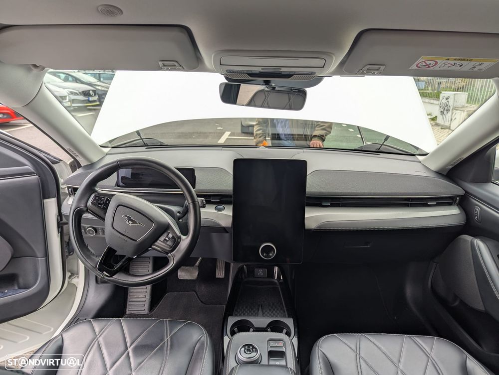 Ford Mustang Mach-E - 14