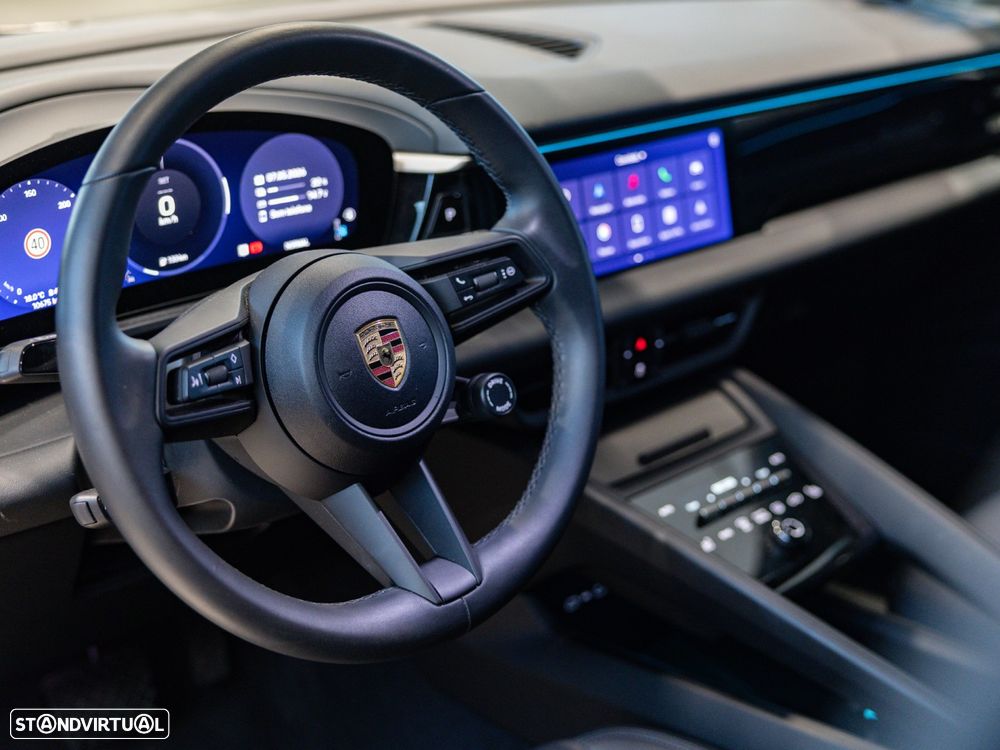 Porsche Macan Electric - 23