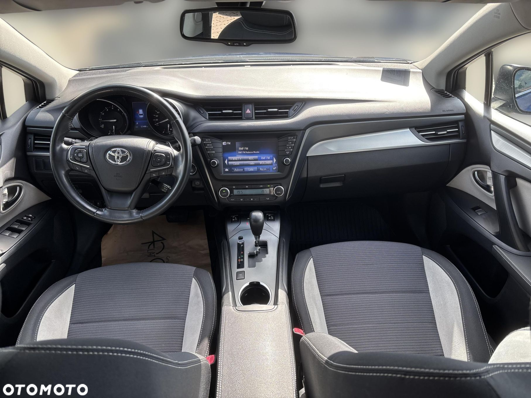 Toyota Avensis - 9