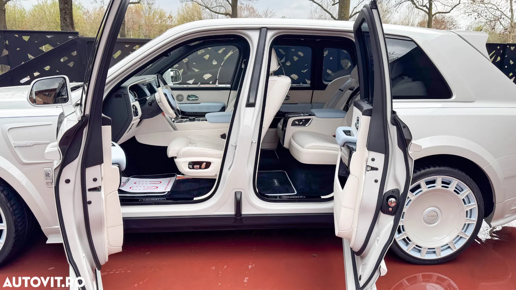 Rolls-Royce Cullinan Standard - 14