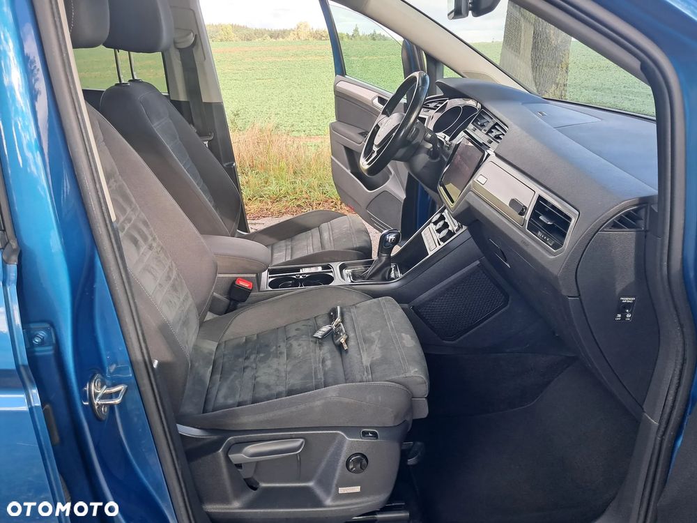 Volkswagen Touran 1.6 TDI SCR DSG IQ.DRIVE - 24