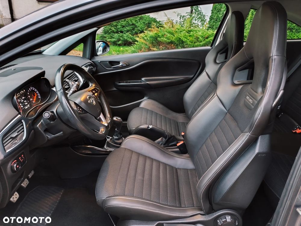 Opel Corsa 1.6 Turbo OPC - 10