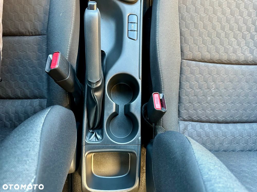 Toyota Yaris 1.5 Comfort - 26