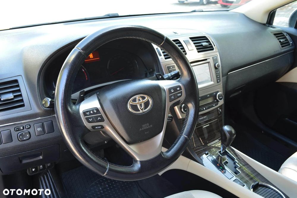 Toyota Avensis 2.2 D-CAT Premium - 12