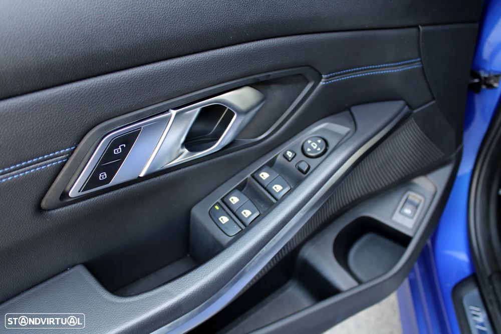 BMW 320 d Pack M Auto - 24