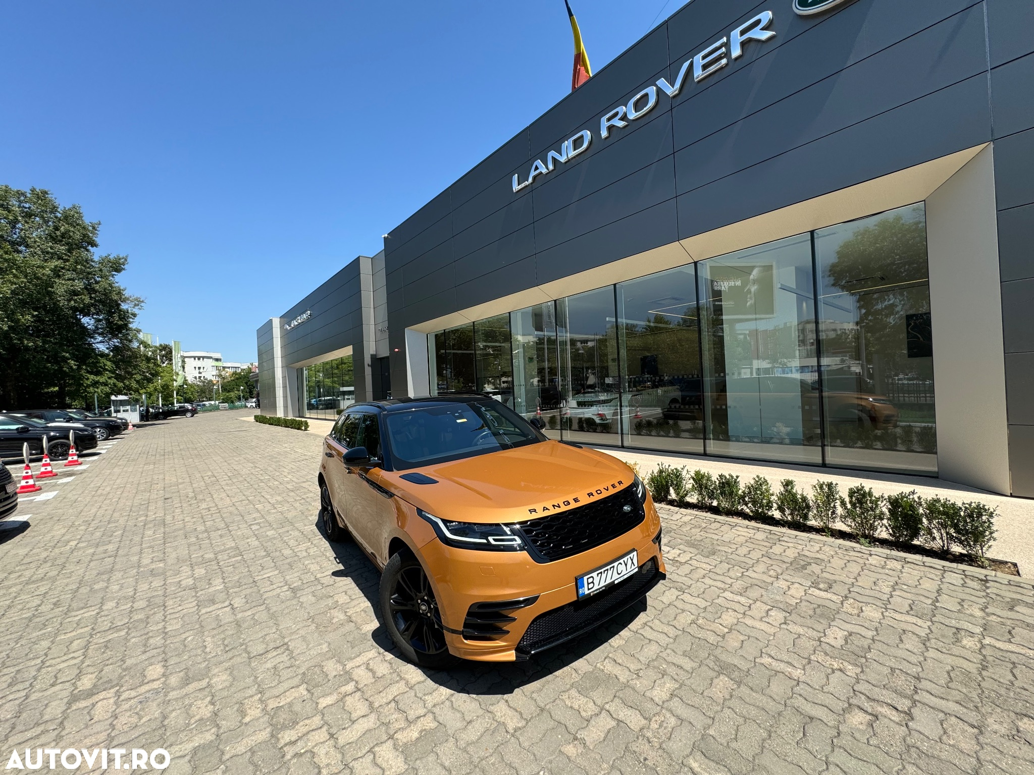 Land Rover Range Rover Velar 2.0 R-Dynamic - 2
