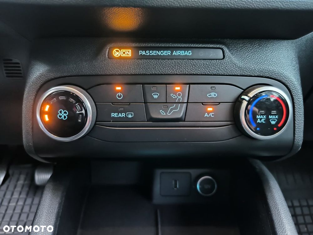 Ford Focus - 32