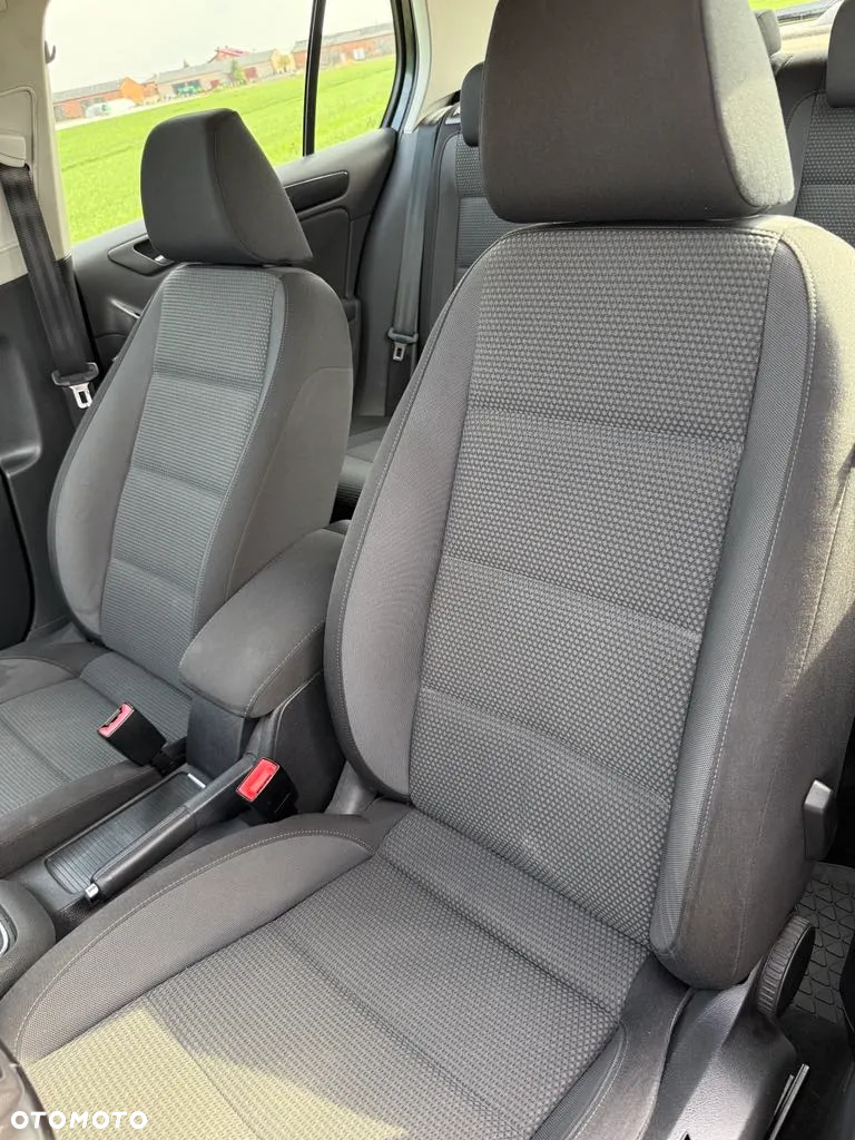 Volkswagen Golf - 16