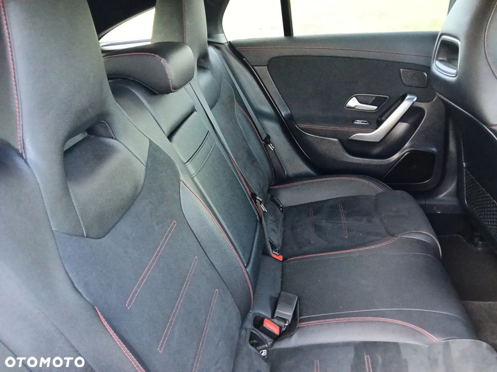 Mercedes-Benz CLA 180 d 7G-DCT AMG Line - 13