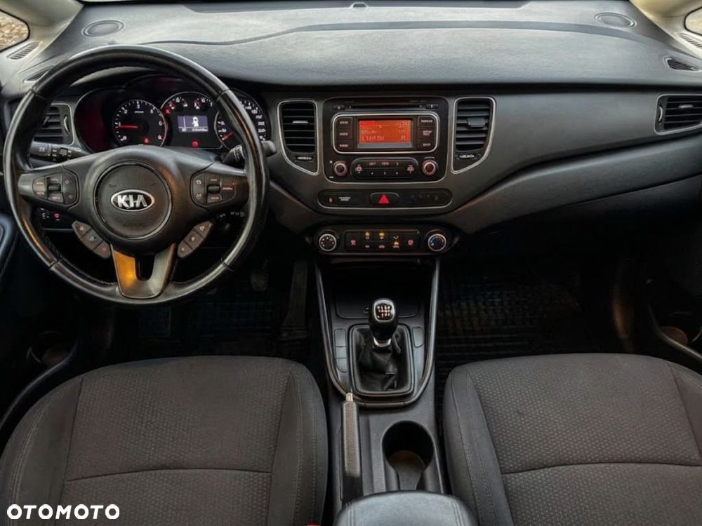 Kia Carens 1.7 CRDi M - 10