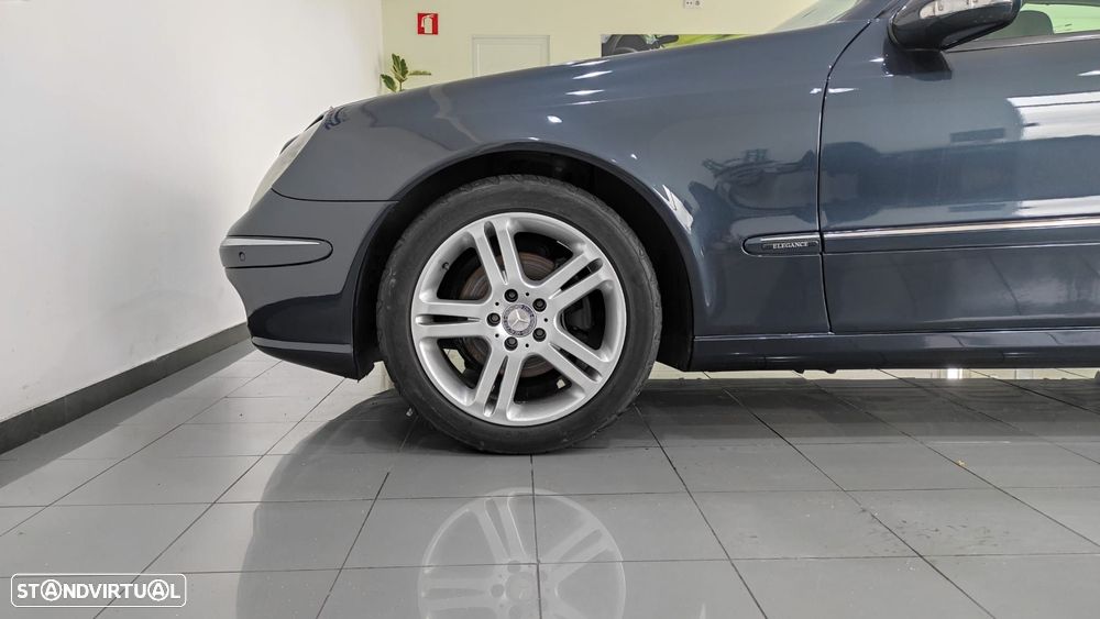 Mercedes-Benz E 220 CDi Avantgarde Aut. - 41