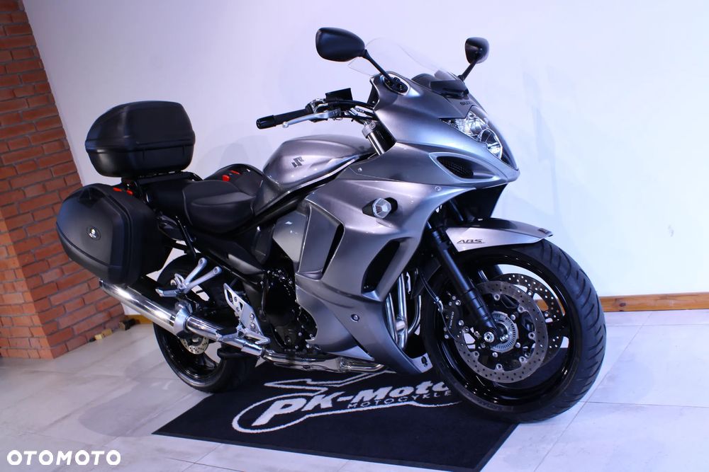 Suzuki GSX - 4