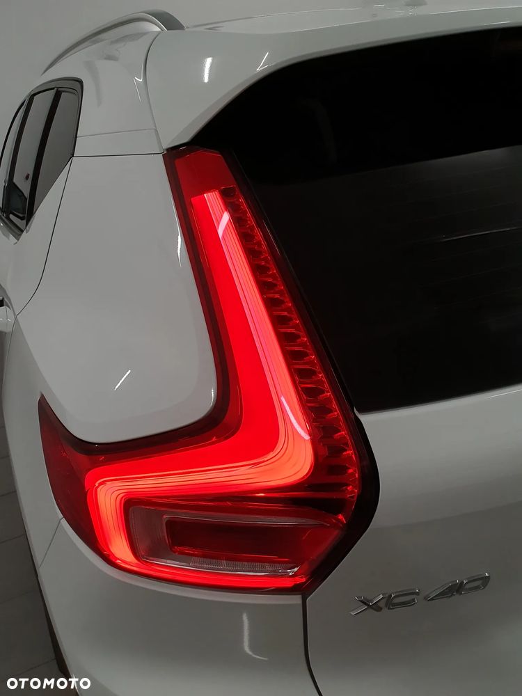Volvo XC 40 D3 SCR R-Design - 34