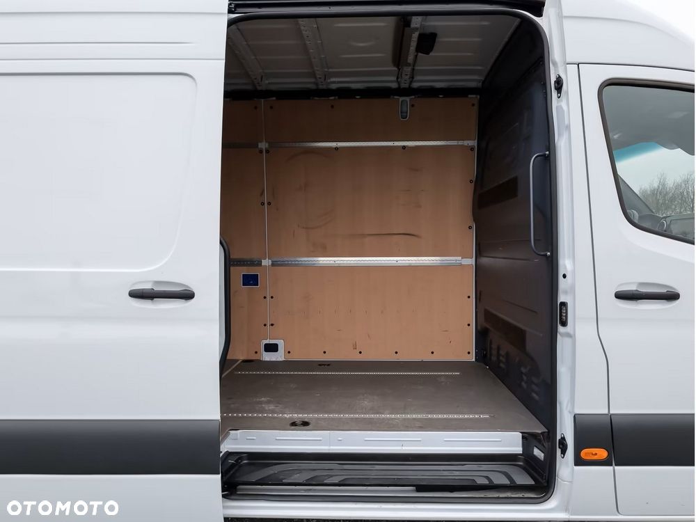 Mercedes-Benz Sprinter - 8
