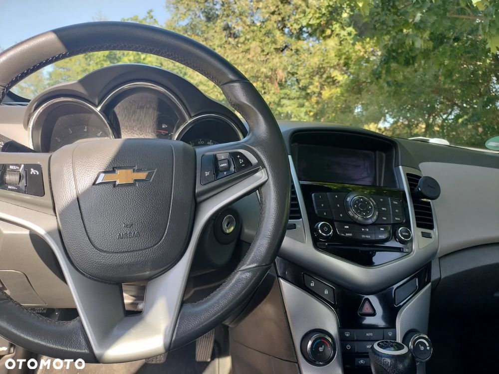Chevrolet Cruze 1.8 LTZ+ - 3