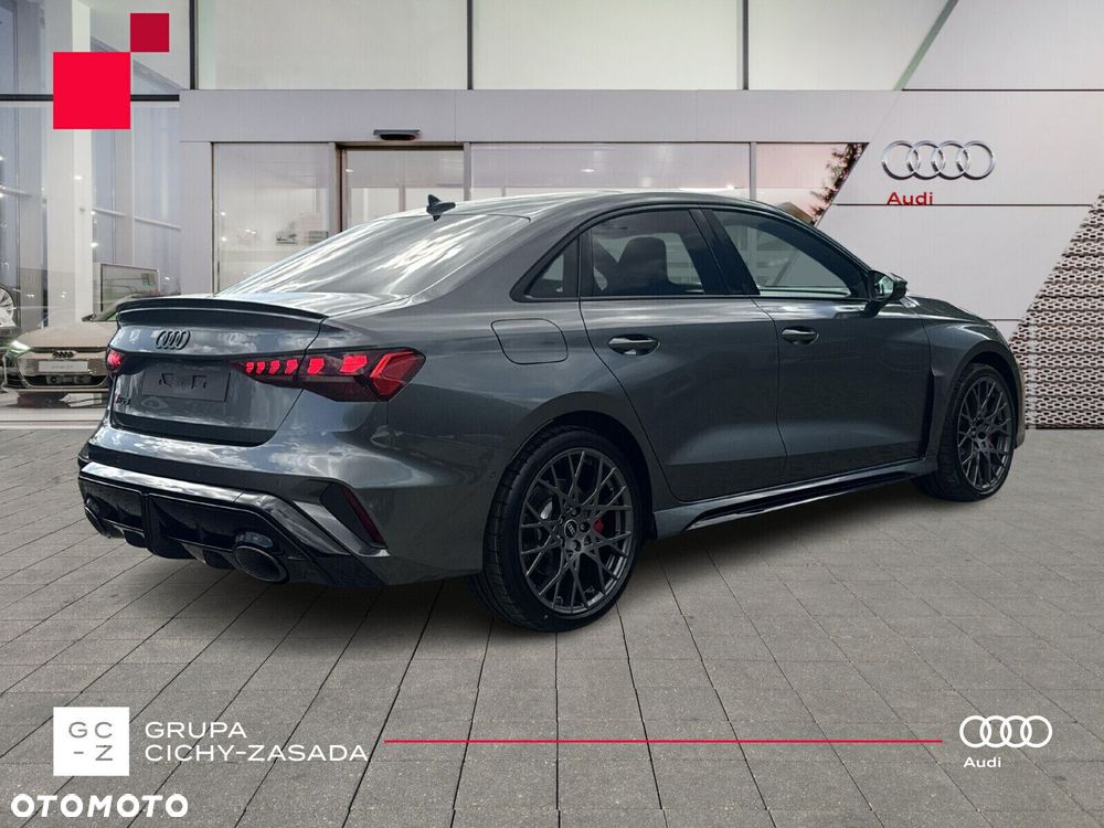 Audi RS3 Limousine - 5