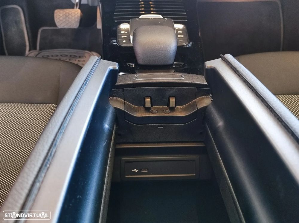 Mercedes-Benz CLA 180 d Shooting Brake 7G-DCT - 35